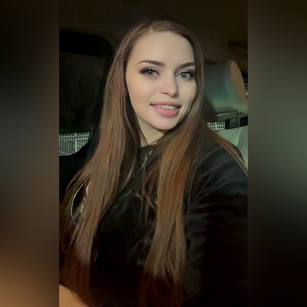 Welcome to my closet! 🍍👑